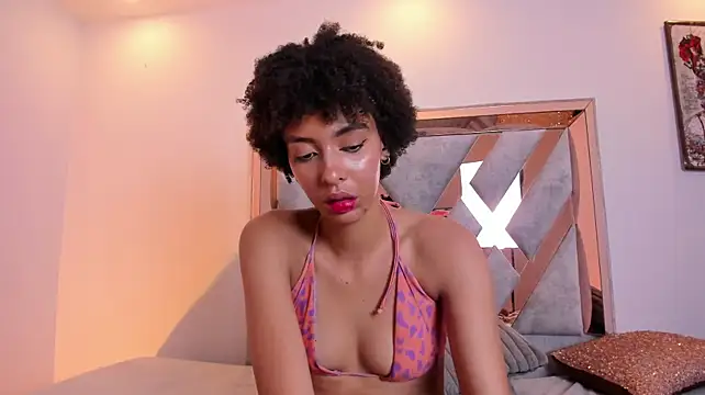 Kiara_Kamau_XXX Show in webcam