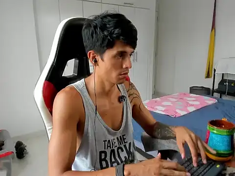 dantedecentralized's Webcam Show