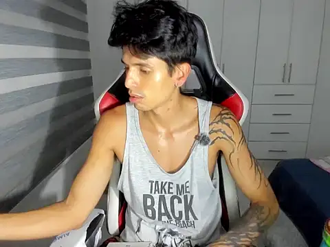 dantedecentralized webcam show