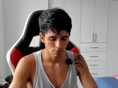 dantedecentralized webcam show