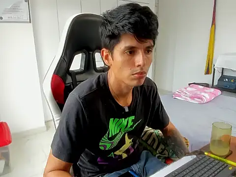 dantedecentralized webkamerás műsora