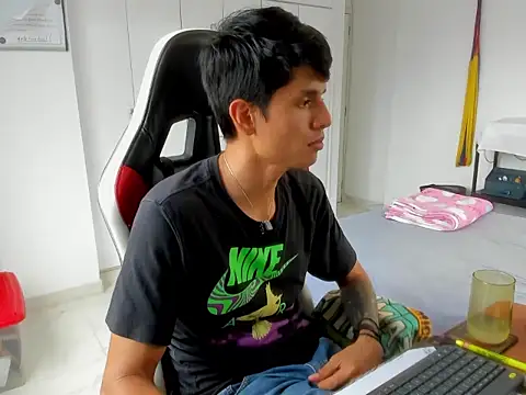 dantedecentralized Show in webcam