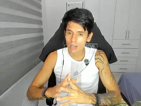 dantedecentralized Show in webcam