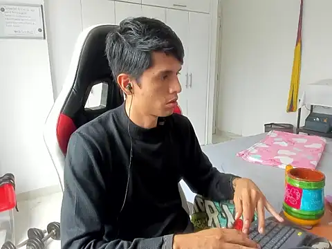 dantedecentralized webcam show