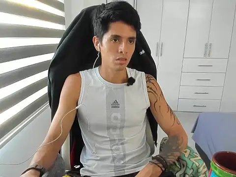 dantedecentralized's Webcam Show