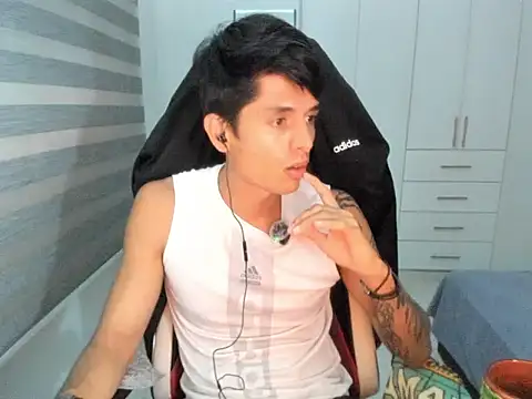 dantedecentralized Show in webcam