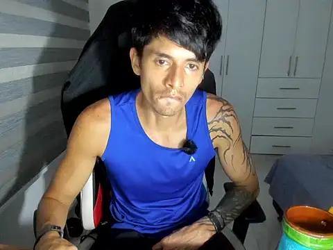 dantedecentralized webcam show