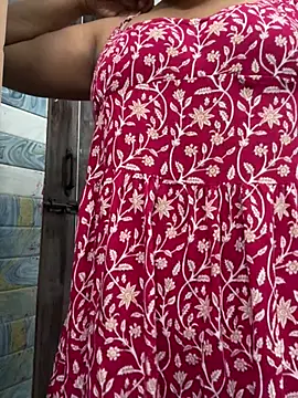 Simran_82 Adlı Modelin Canlı XXX Sohbeti