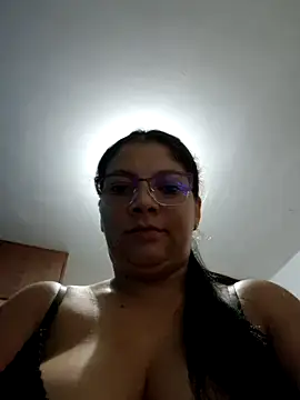 Dina_Phone élő XXX-chatje