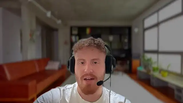 Show modela uktutor na web-kameri