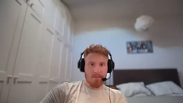 Show modela uktutor na web-kameri