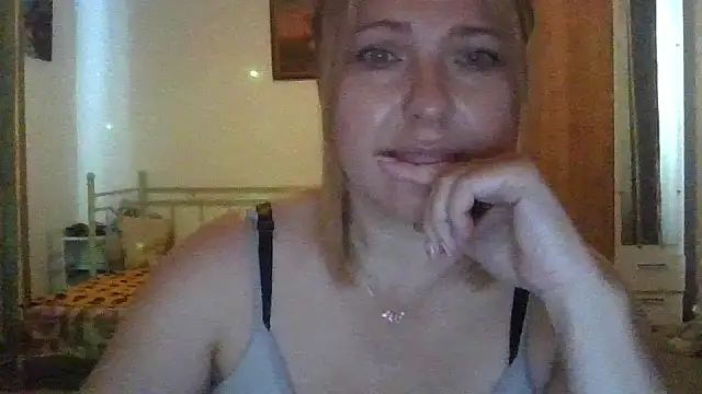 ElenaLove888 Adlı Modelin Web Kamerası Şovu