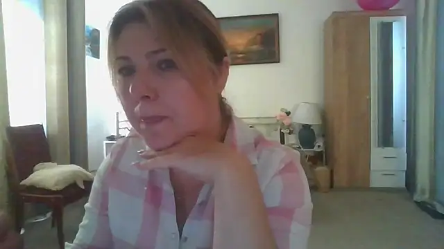 ElenaLove888's Live XXX Chat