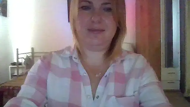 ElenaLove888 Chat XXX in diretta