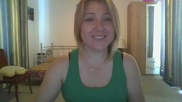 ElenaLove888 লাইভ XXX চ্যাট