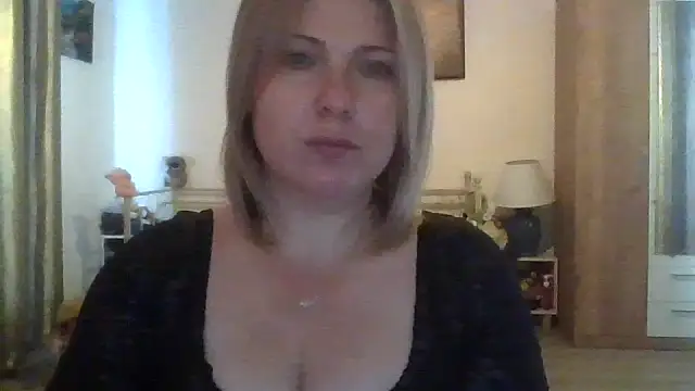 ElenaLove888: онлайн-секс-чат