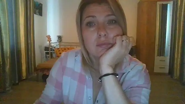 Chat +18 de ElenaLove888 ao vivo