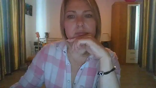 ElenaLove888 Chat XXX in diretta