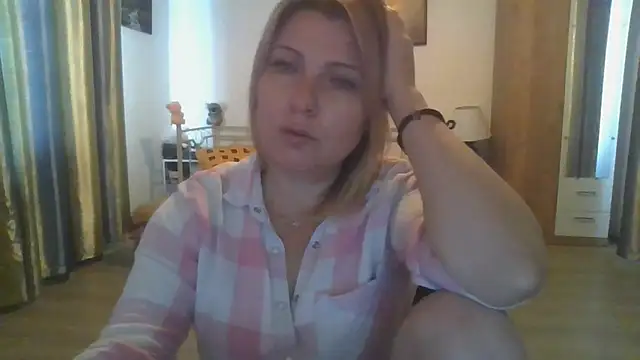 Chat +18 de ElenaLove888 ao vivo