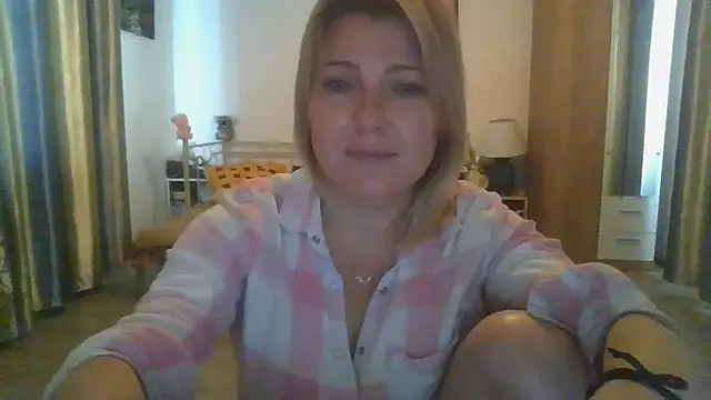 ElenaLove888 Chat XXX in diretta