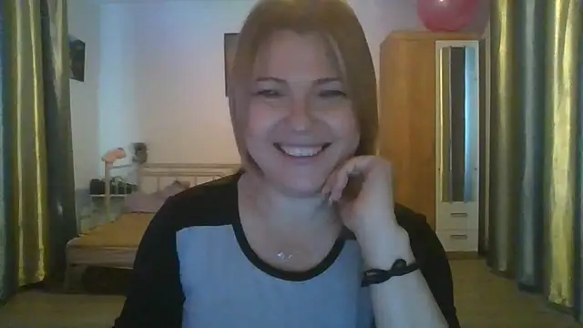ElenaLove888's Live XXX Chat