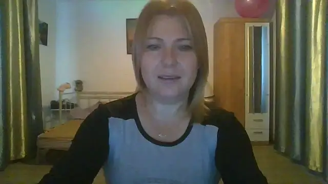 ElenaLove888's Live XXX Chat