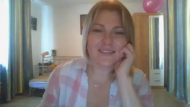 دردشة ElenaLove888 الجنسية المباشرة