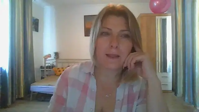 ElenaLove888 – Naživo XXX chat