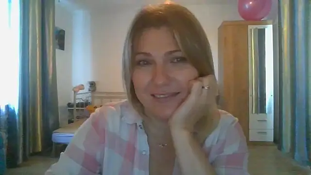 ElenaLove888's Webcam Show