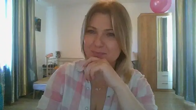 XXX chat uživo modela ElenaLove888