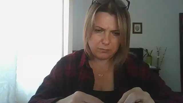 ElenaLove888 Adlı Modelin Web Kamerası Şovu