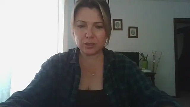 ElenaLove888 Live XXX-Chat