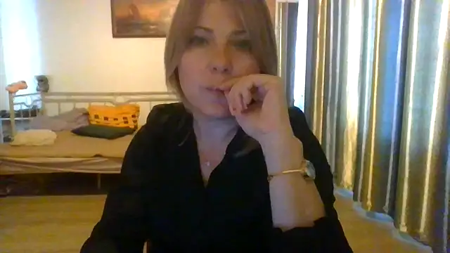 ElenaLove888 Chat XXX in diretta