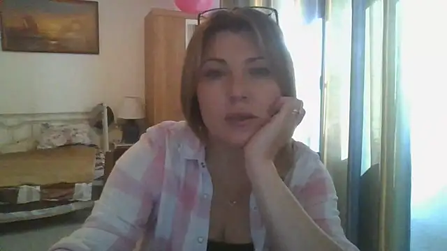 Chat +18 de ElenaLove888 ao vivo