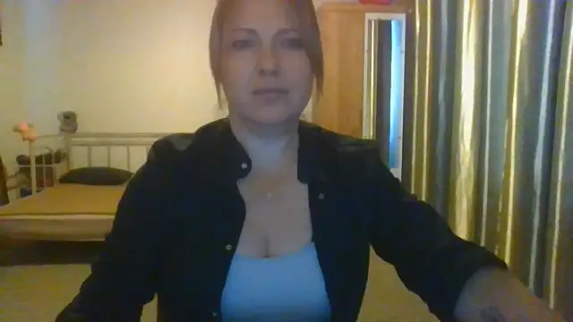 ElenaLove888 লাইভ XXX চ্যাট