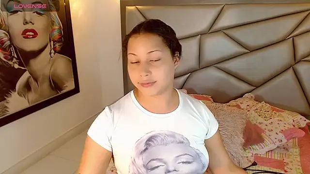 katha_bigass Show in webcam