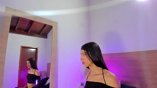 Show modela LaraRous na web-kameri