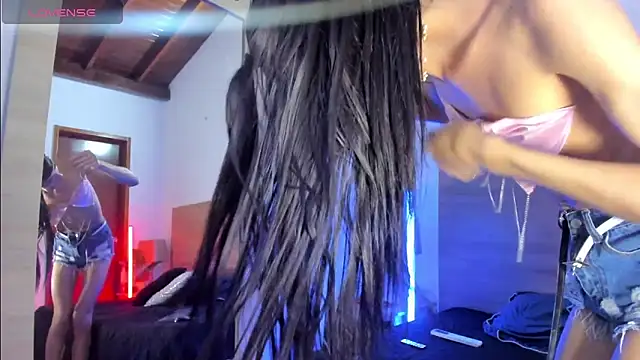LaraRous Webcamshow