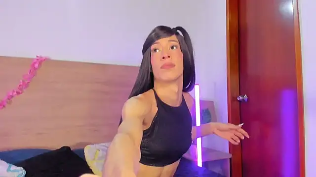 LaraRous webcam show