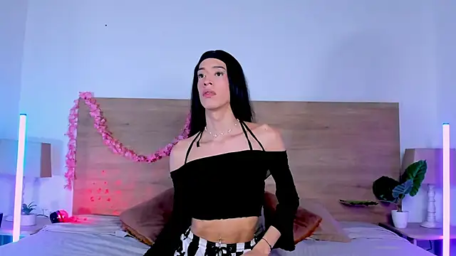 LaraRous webcam show