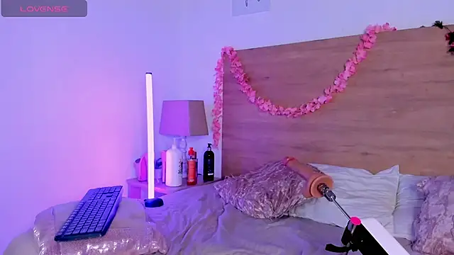 LaraRous' Webcam Show