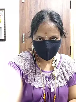 Show modela Tamil_white_beauty na web-kameri