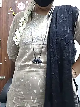 Show modela Tamil_white_beauty na web-kameri