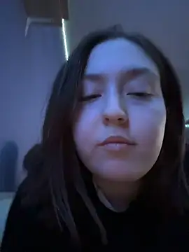 VIKIWITHMAX Show Webcam
