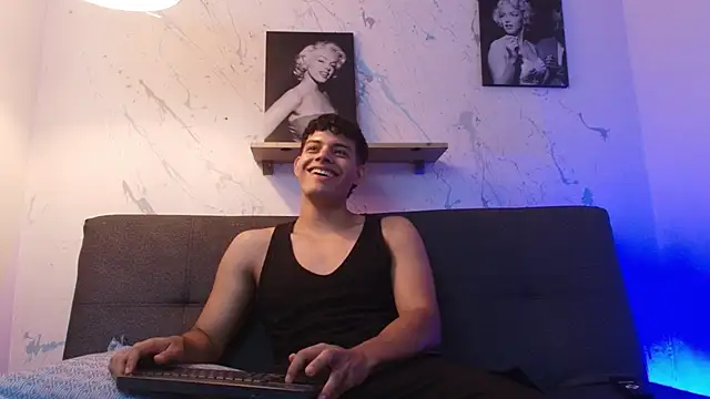 Show modela mike_sanz na web-kameri