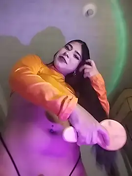 ISASQUIIRT0 webkamerás műsora