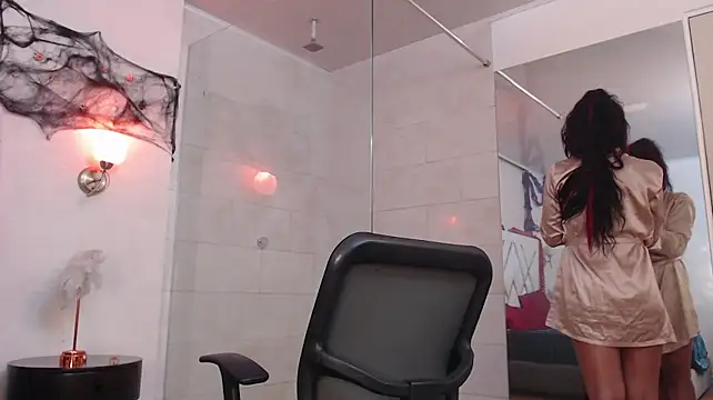 Sky_Collins_ Show in webcam