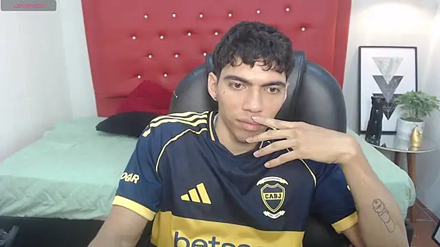 Show modela Hanx_Diincel na web-kameri