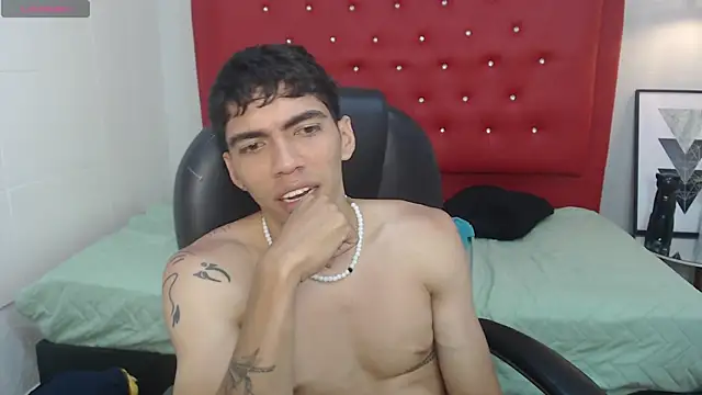 Show modela Hanx_Diincel na web-kameri