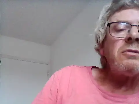 SeraphUK21 Webcam-Show